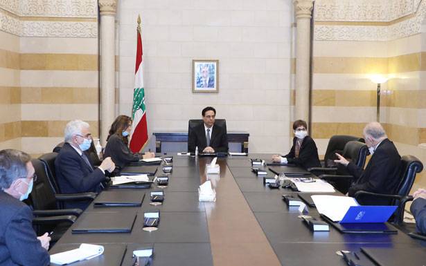 رئيس الحكومة عرض مع جيرار مساعدة اللاجئين
