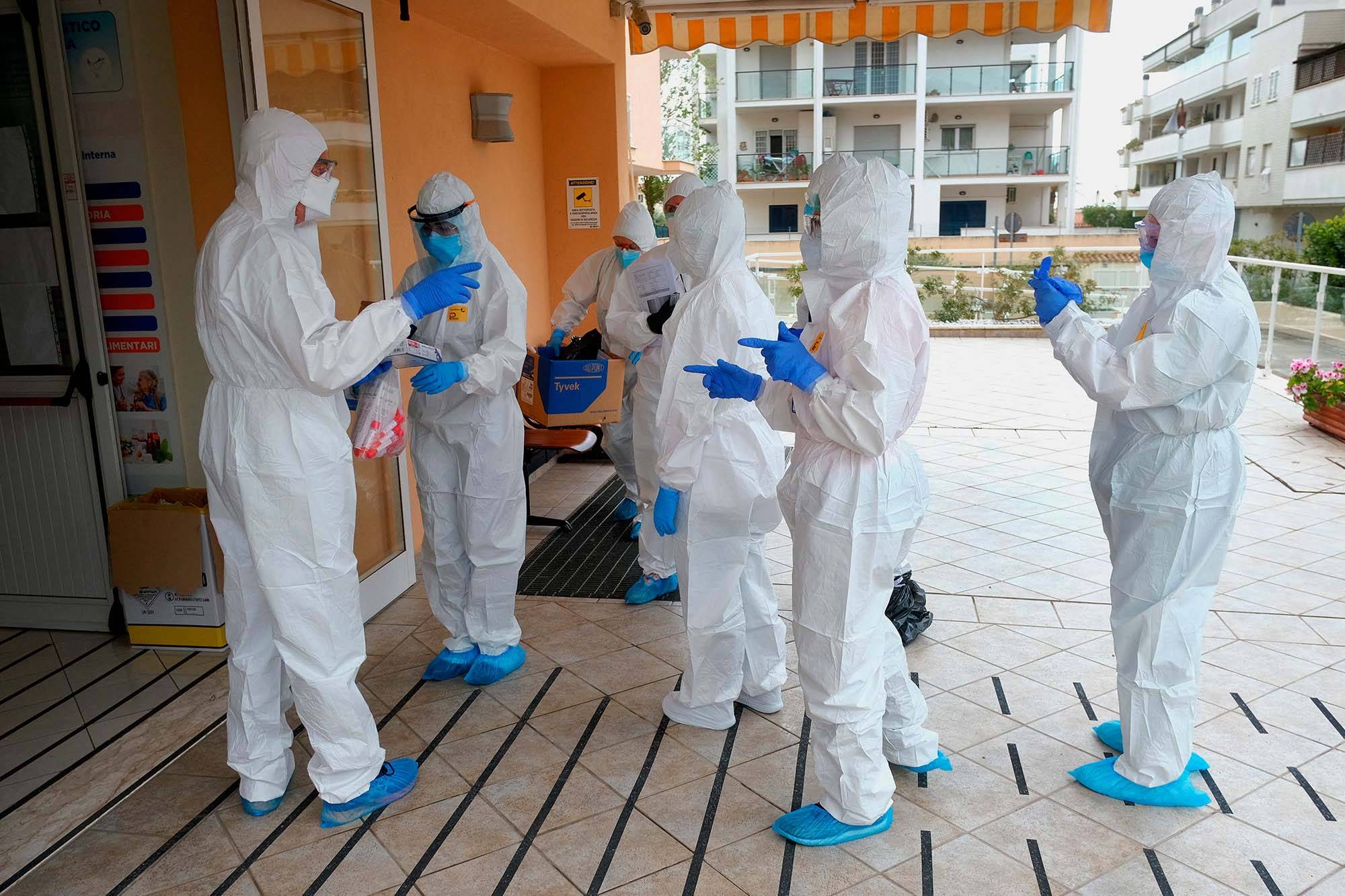 كورونا : أكثر من 800 ألف إصابة بأميركا وبريطانيا بلغت الذروة
تطوير لقاح في جامعة «أوكسفورد» البريطانية وبدء التجارب البشرية