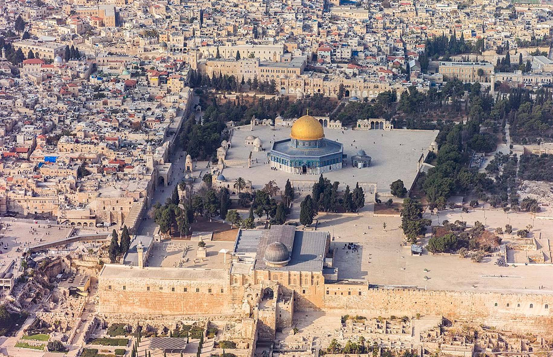 الاحتلال يحضر لضم أجزاء كبيرة من الضفة الغربية
بمباركة أميركية وانشغال عالمي بكورونا
