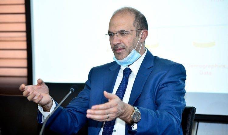 السفراء العرب والأجانب يُشيدون بالحكومة و بوزير الصحّة ودوره
الودائع الكبيرة ستجمّد لسنوات اذا سقط «هيركات» و«كابيتال كونترول»
الأميركيّون يدعمون نهج التزواج بين العسكر والمجتمع المدني كالسودان