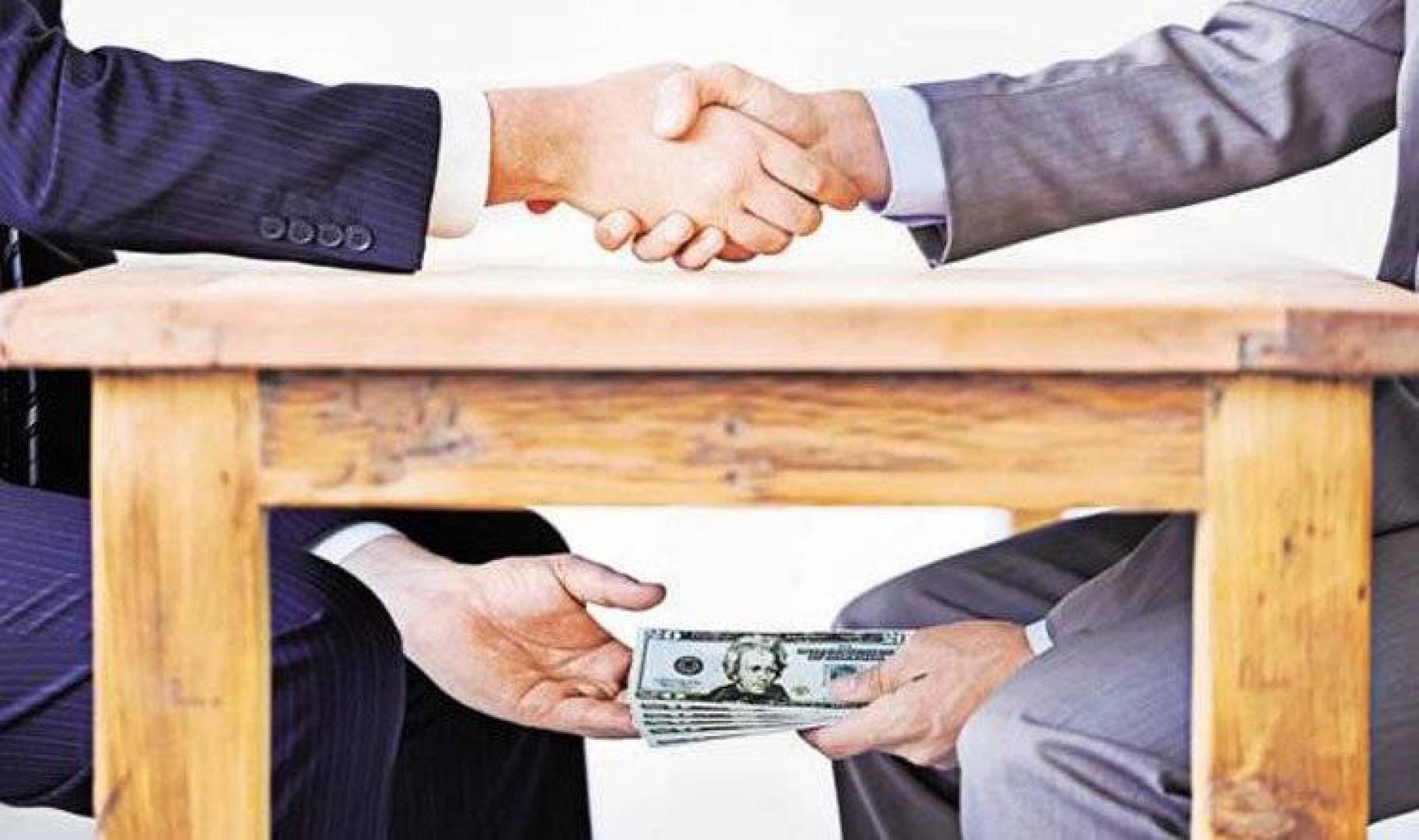 ما يجمع المعارضون صراعهم مع العهد ونصائح رعاتهم بالتصعيد ؟
مـن حوّل الـدولـة الى مزارع ومحميّات لـلـفساد هـل يُـؤتــمن على الإنـقاذ ؟
