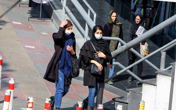 إيران: العقوبات الأميركية الأحادية تساعد على انتشار الفيروس
ظريف: نرحب بالفكرة الروسية في إنشاء «ممر أخضر»
