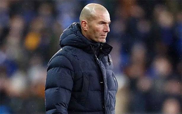 زيدان يتحدى رغبة ريال مدريد ويتمسك ببقاء لوكا مودريتش