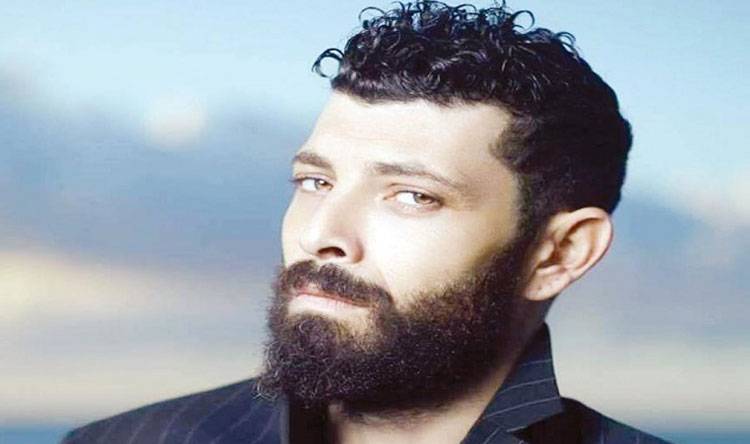 جوليان فرحات: كيف فييّ كون عقرب بريء أو أسد وديع؟!