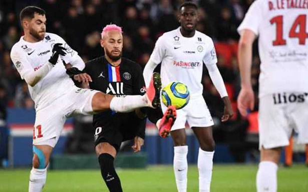 متفرقات كروية من الملاعب العالمية خطط عودة البطولات الأوروبية تضربها حالات الإصابة بكورونا