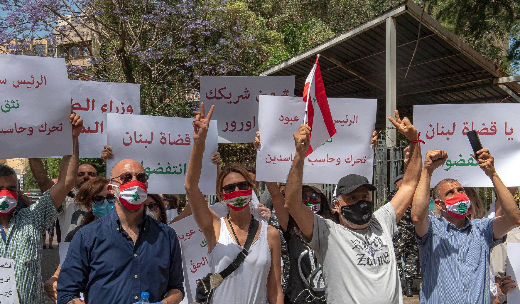 تحذيرات روسية من «نوايا» أميركية «مبيتة» حول الحدود اللبنانية ـ السورية
باريس تربط «سيدر» «بالصندوق» «والفيتو» الخليجي يقلص الاموال الى «النصف»
دياب «مستاء» وينأى بنفسه عن صراع «التيار» «المردة» : حزب الله لم يتدخل ؟