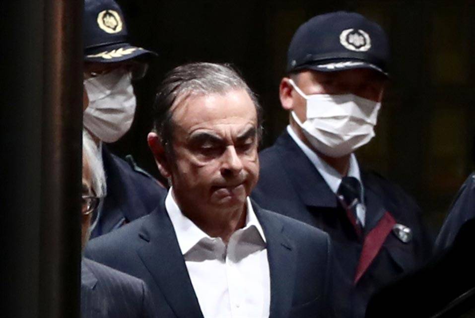 السلطات الاميركية تعتقل رجلين
ساعدا كارلوس غصن على الهروب