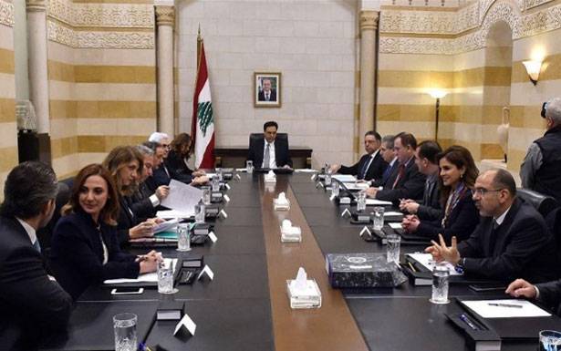 دعم الشارع لـ «دياب «ضمانة»... للسير في عملية الاصلاح