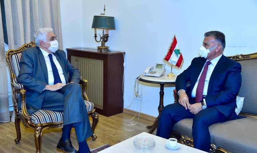 حتي عرض التطورات مع اللواء ابراهيم
وبحث مع سفير اسبانيا التجديد لـ «اليونيفيل»