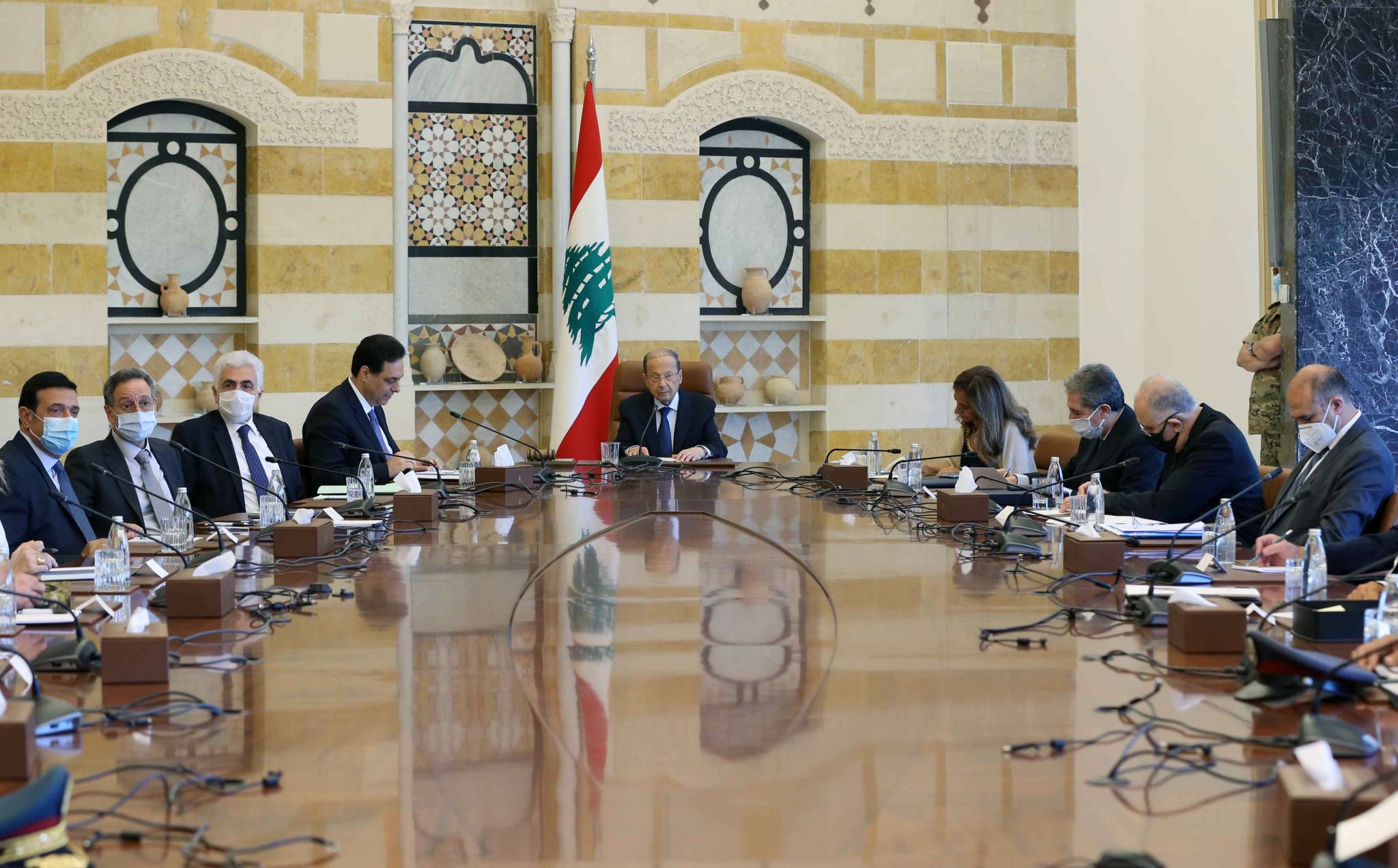 أعاد تمديد حالة التعبئة العامة حتى 5 تموز
«الأعلى للدفاع» أبـقى على الأنشطـة الإقتصاديّـة الـتــي سمـــح لـــهـــا
بإعادة العمـل تـدريجياً مــع الـتشدّد فــي قمـع المخالــفات