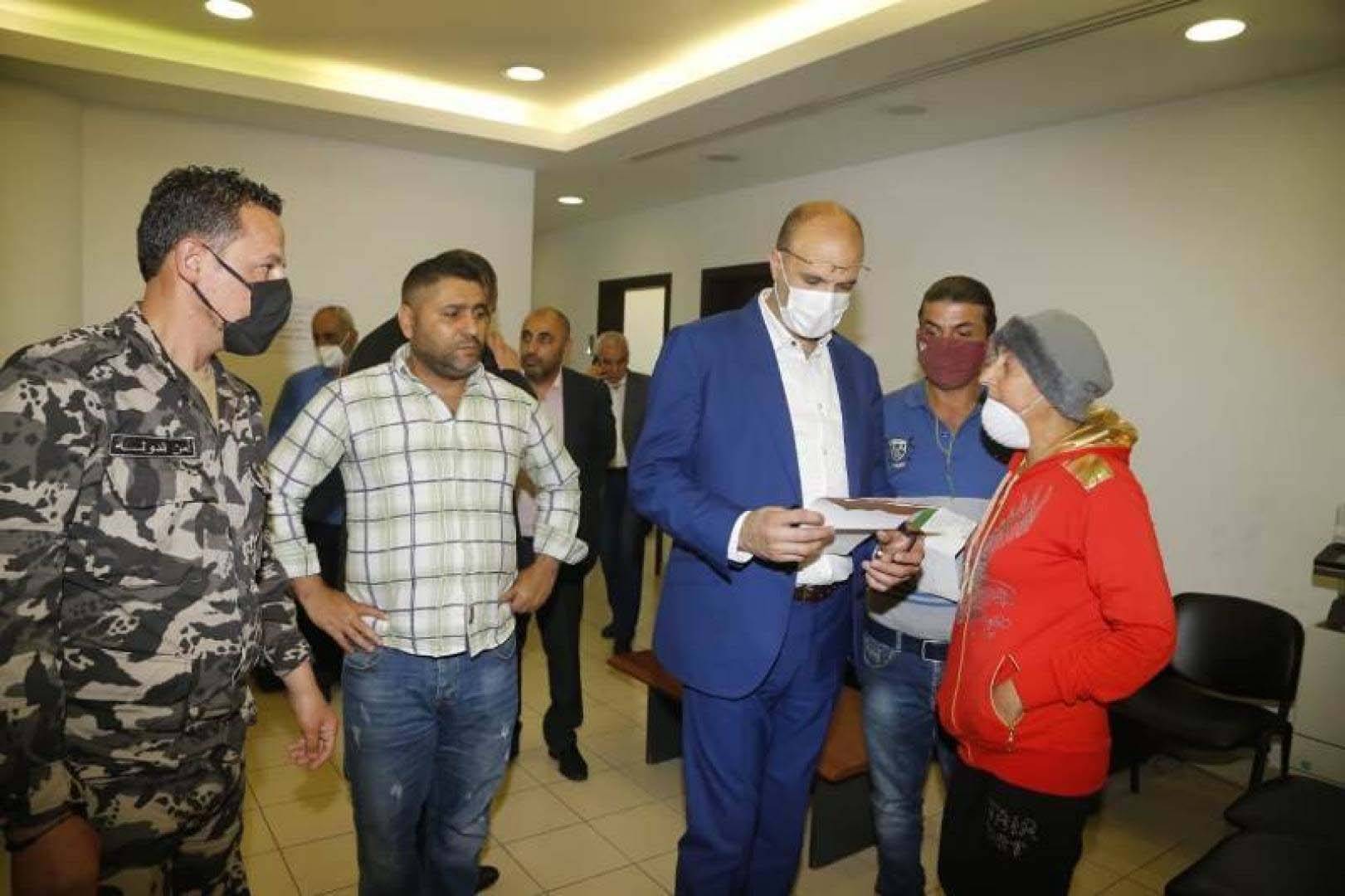 حسن: انا راض وهذا موعد فتح المطار والمراكز التجارية