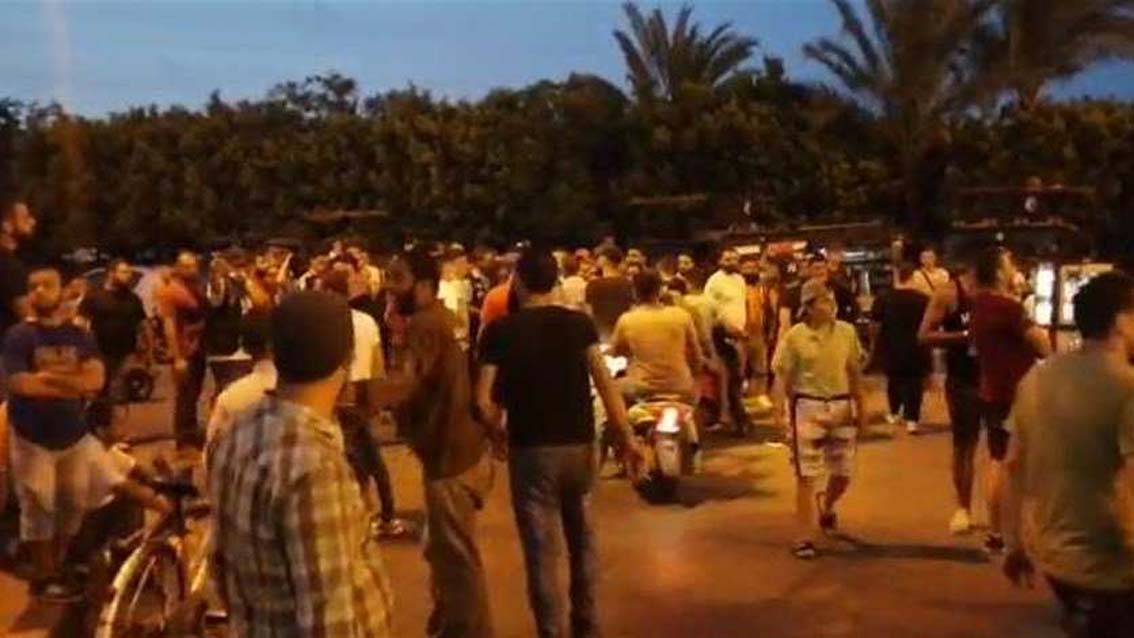 مُحتجّون يقطعون الـطـريق أمام مصرف لبنان في الحمرا
واحتجاجات أمام منزل ريفي ومكتب ميقاتي في طرابلس