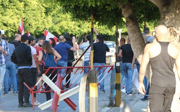 المحتجّون ينطلقون بقوّة في 6 حزيران بمشاركة البزّة العسكريّة المتقاعدة :128 نائباً سيُلاحقون في بيوتهم... ولا خروج من الشارع قبل المحاسبة والآتي أعظم !!