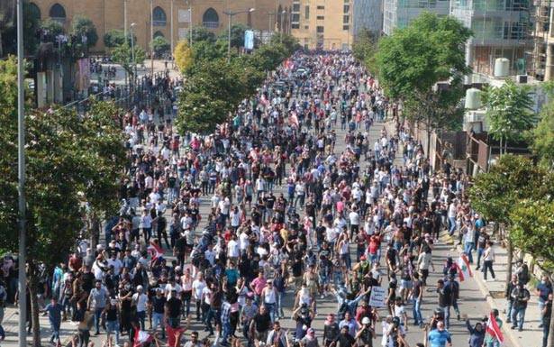 ثورة 17 ت «تستنسخ»... ساحة الشهداء حضنت «ثوارها» من الشمال والبقاع والجنوب والمتن والشوف
