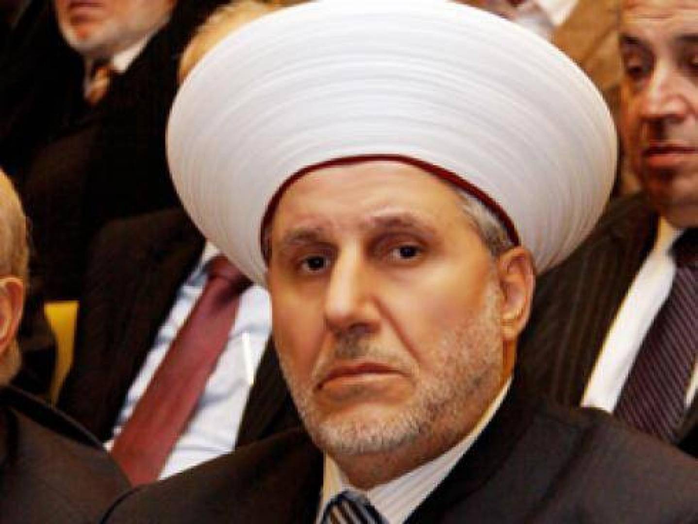 لهذه الأسباب اعتذر الشعار