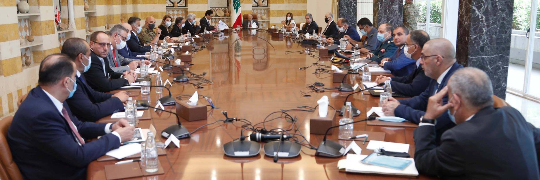 فترة اختبار «للنوايا» الامنية والاقتصادية ورئيس الحكومة يسأل «وينيي الدولة»؟
«فجوة» بين «الامن السياسي» «والميداني» وراء تمدد «فوضى» الشمال وبيروت
«فرصة اخيرة» من بعبدا «والسراي» لضبط سعر الدولار... قبل اسبوع «الحسم»