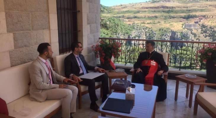 الراعي التقى القائم بأعمال الباراغواي ورئيس بلدية سلعاتا عرض له لمخاطر إنشاء محطة الكهرباء بالبلدة