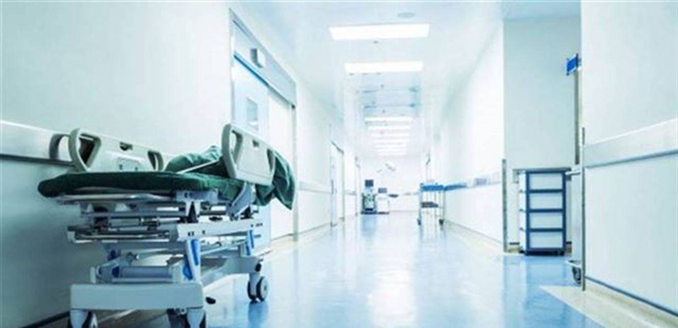 وقفة لموظفي مستشفى البوار الحكومي: لتحويل المستحقات المالية