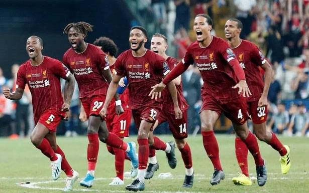 الدوري الإنكليزي الممتاز يعود اليوم بمباراتين مؤجلتين وليفربول ينتظر اللقب بمواجهة ايفرتون الأحد