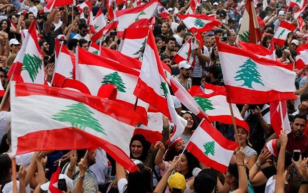 حراك سياسي للجم الإنهيار والفلتان في الشارع