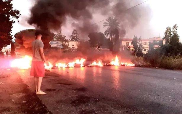 مواطنون شماليون: لماذا تترك طرقاتنا مقطوعة لايام؟ نحن من ندفع الثمن على المحتجين التصويب نحو السلطة بدل معاقبتنا بحرق الدواليب وقطع الطرقات