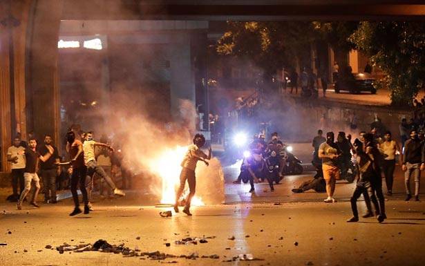 تحت عنوان : «لبنانيّة ضدّ الطائفيّة» .. توتّرات في ساحة الشهداء وضهر البيدر