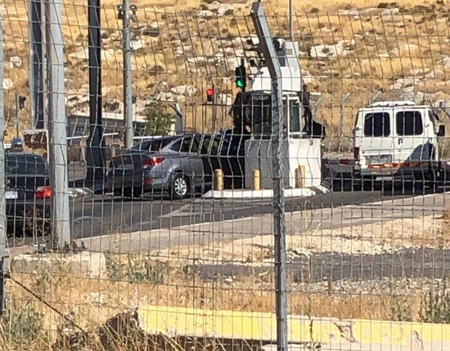 استهداف فلسطينيين بحجة عملية دهس