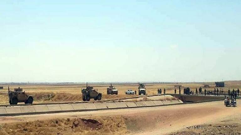 الجيش السوري يعترض رتلا أمريكيا في ريف الحسكة ويجبره على العودة - صورة