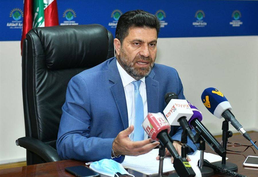 وزير الطاقة يدعو إلى "عدم التهافت على شراء الشموع"