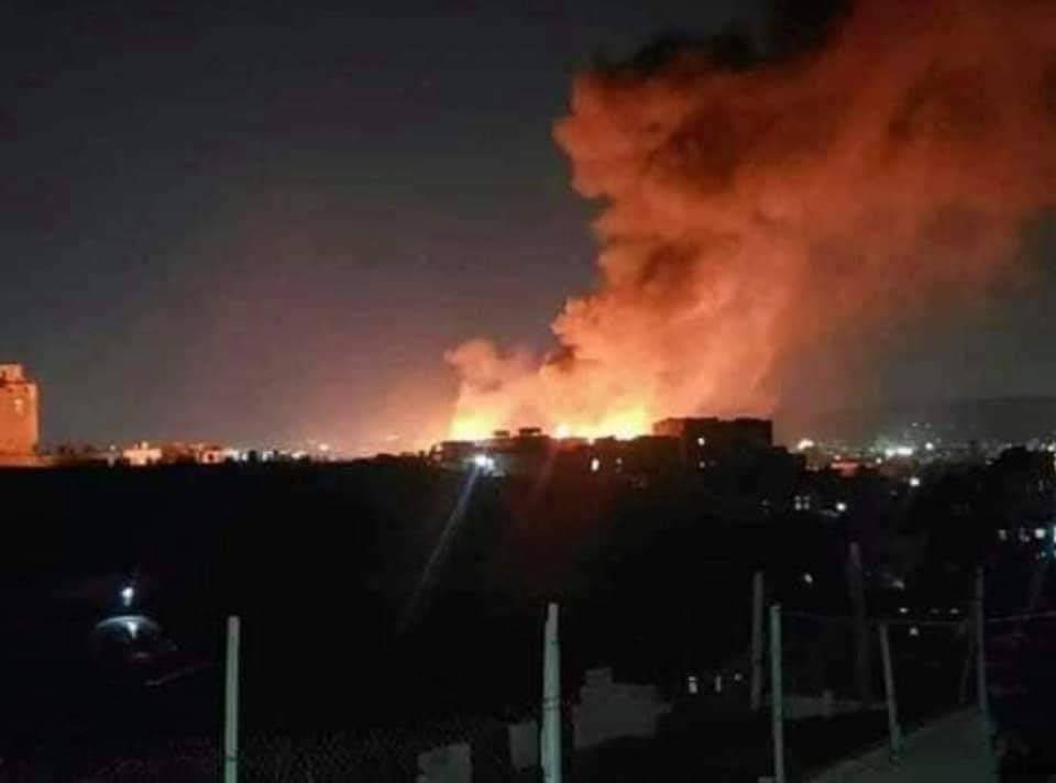 منها وزارة الدفاع وقاعدة الملك سلمان..
الحوثيون يقصفون  منشآت عسكرية في العمق السعودي