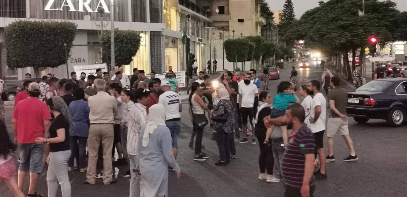 مصدر أمـنــي : مجموعات مُخرّبـة لــبـنـانـية وعربـيّـة مُهمّتها خـلق فـتــن طــائـفـيّة ومذهبيّة
بعضها في قبضة الأجهزة... والإستـنـفار قائم بــقوّة مـنـعاً لـهزّ الأمــن