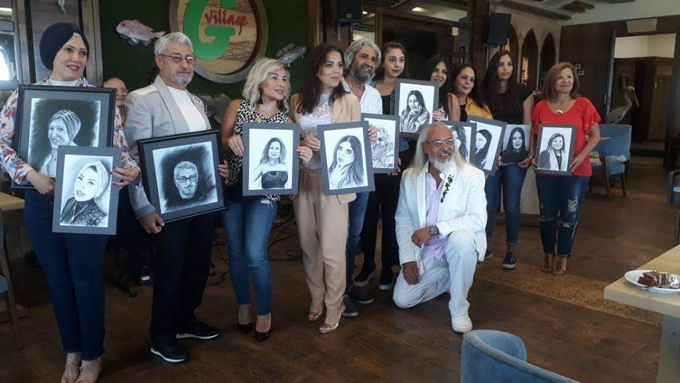 بالصور- عارف منيمنة يوزّع أعمال البورتريه في لقاء فني مميز!