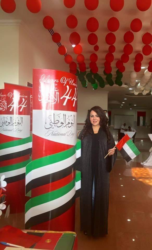 منى صقر تشيد بدولة الإمارات
