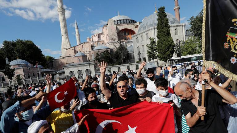 اليونان: تحويل آيا صوفيا إلى مسجد استفزاز بحق العالم المتحضر ويدفع تركيا إلى الوراء 600 عام