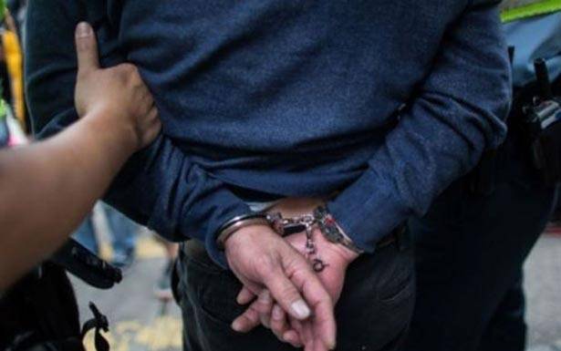القبض على أستاذ حاول التحرّش بتلامذته