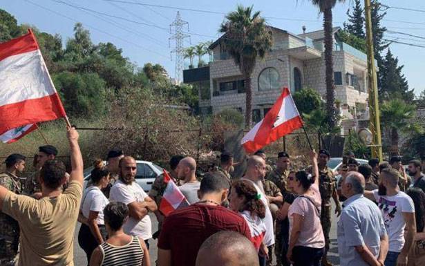 يُحاصرون حـكـومة دياب ويُحاولون تـطييرها لـغايات فـي نـفـس يعقوب ؟