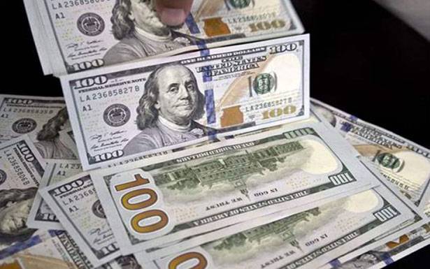سعر الدولار يواصل إنخفاضه في السوق السوداء