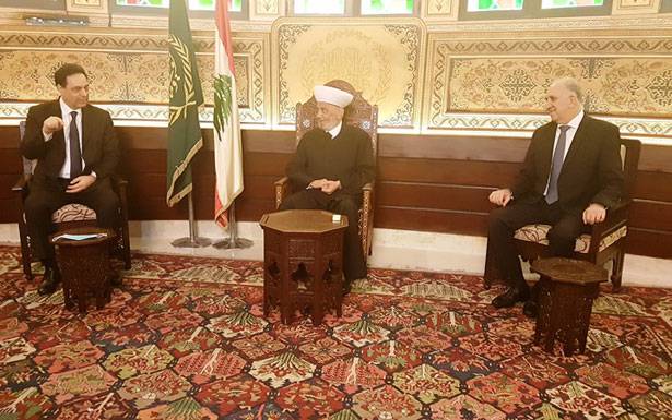 زار دار الفتوى يرافقه فهمي