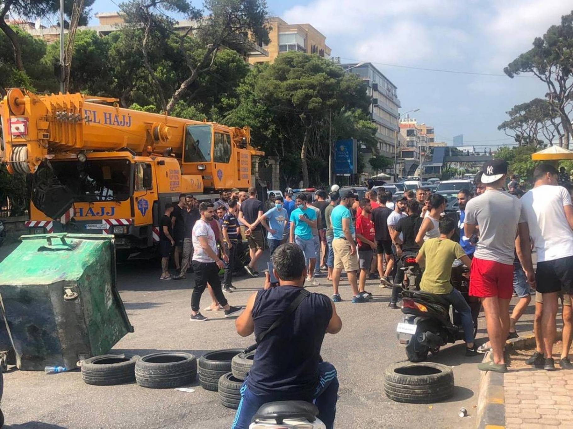 «حركة» دون «بركة» والشروط السياسية تتظهر: «النأي بالنفس» مقابل المساعدات
«برودة» رئاسية حيال «الحياد»... الراعي «يتهم» حزب الله... وتجاهل للعروض الايرانية؟
أسبوعان حاسمان لمواجهة موجة كورونا الثانية... «طيف» واشنطن يلاحق لودريان الى العراق