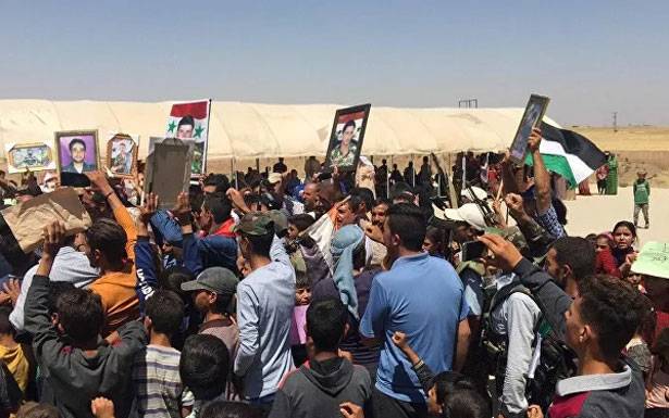 سوريا : تظاهرات في الحسكة لطرد الجيشين الأميركي والتركي ومـــطـــــاردة روسيّة ــ أميركيّة في ريفها
