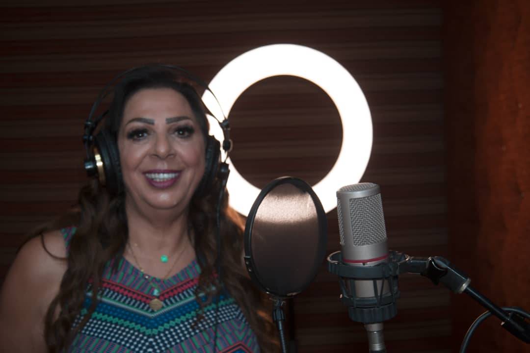بعد انتهاء المجموعة المقيمة في سوريا من فنانين واعلاميين من تسجيل اغنية( سوا سوا)
الآن المجموعة المقيمة في لبنان تضع بصمتها الخاصة على الأغنية لتزيدها لونا و رونقاً مميزا