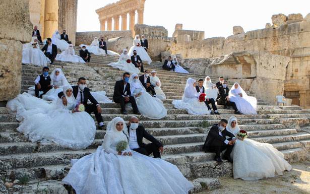 ادراج بعبلك حضنت عرسا جماعيا في زمن كورونا