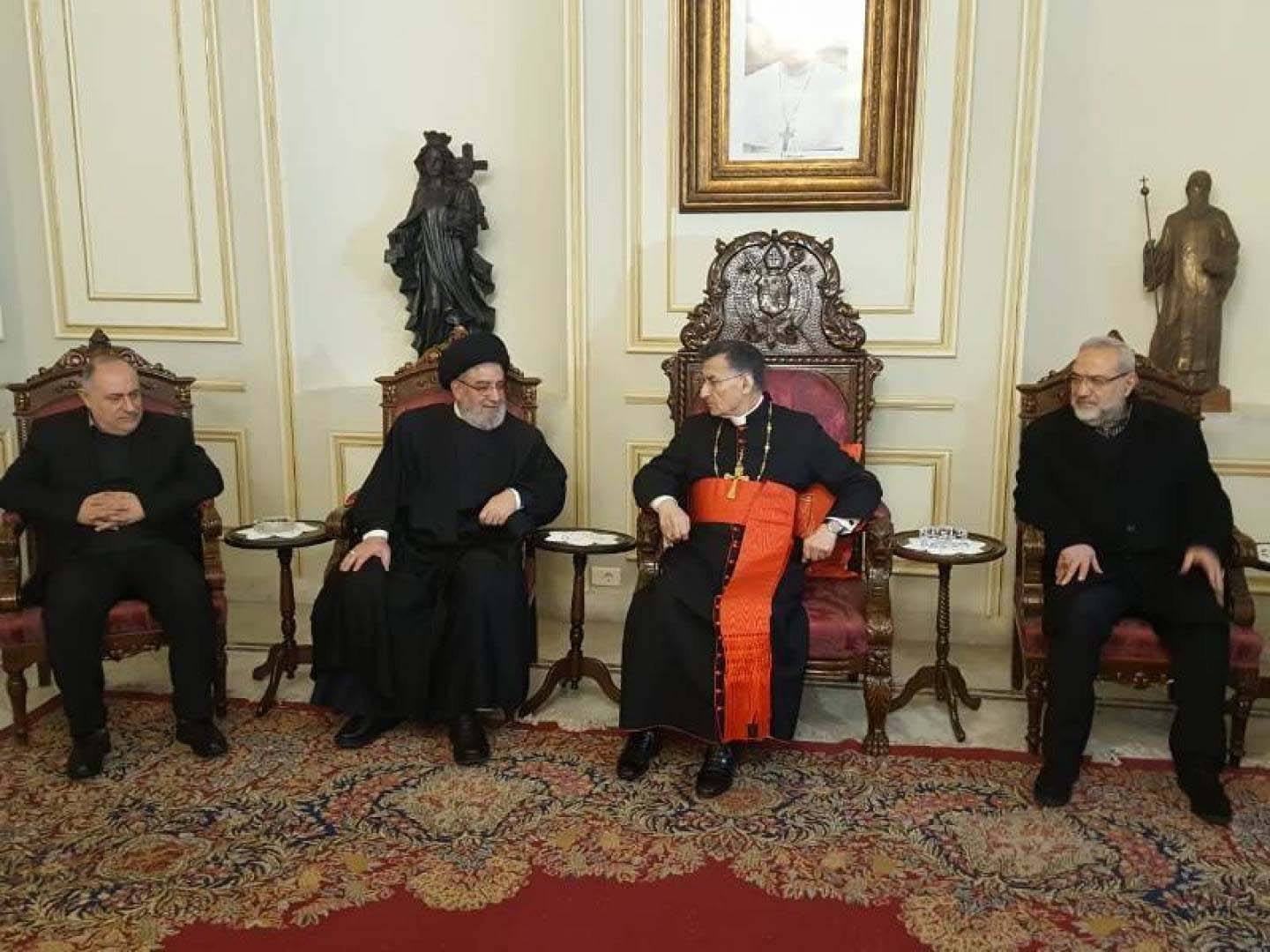 الهوّة تتسع بين «الثنائي الشيعي» وبكركي... وحزب الله سيردّ عـلى «الـنـاعم»!
مصادر أمــــل وحزب الله : موقــف الشيـــخ قبلان يُمــثــلــنـــا