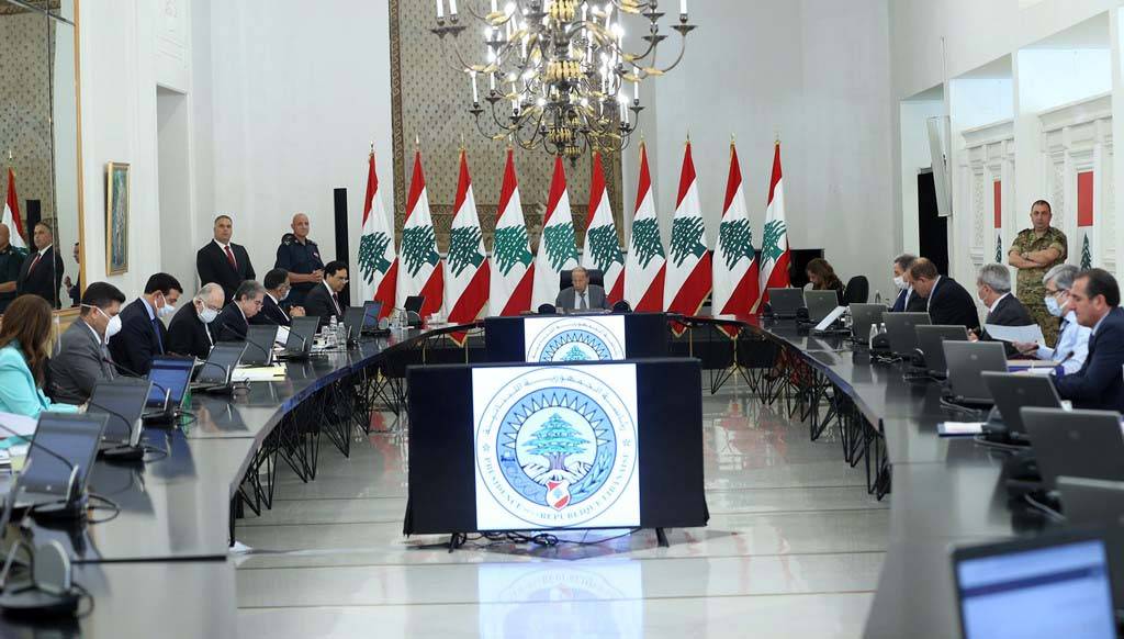 قرر اعتبار الأطباء وجميع  العاملين في القطاع الصحي الذين يتوفون بـكورونا «شهداء الواجب»
مجلس الوزراء وافق على الاستعانة بشركة «Alvarez & Marsal» لإجراء التحقيق الجنائي
عون: على المواطنين التقيّد بإجراءات الوقاية ــ دياب: لملاءمة القدرة الشرائيّة مع أسعار السلّتين