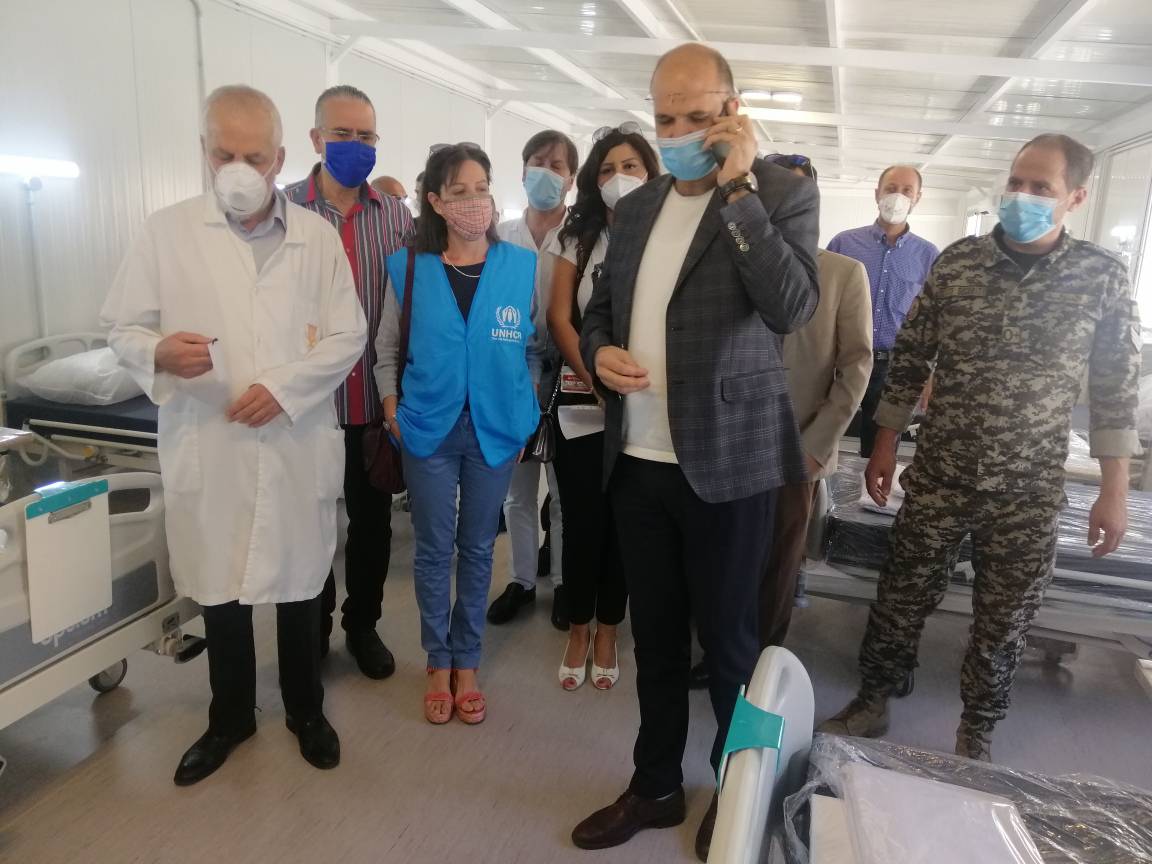 «كورونا»:  175 إصابة... ودوريّات لقوى الأمن على الشواطئ والمنتجعات
وزير الصحّة : الفيروس أصبح مُنتشراً في كـلّ المناطق وأخذ مُنعطفاً خطيراً
فهمي : إذا استمرت الإصابات مُرتفعة فلن يكون هناك مُستشفى قادراً على استقبال أيّ حالـة