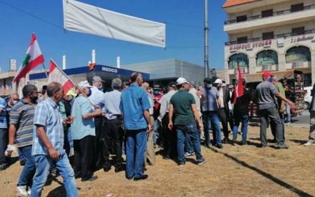 «حراك العسكريين المتقاعدين» في البقاع: لتودعم المزارعين وفتح الحدود اقتصادياً صحيح الرواتب ودعم المزارعين وفتح الحدود اقتصادياً