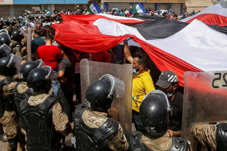 الكاظمي يطالب بتحقيق فوري في أحداث بغداد: سقوط قتلى وجرحى بين المتظاهرين في ساحة التحرير