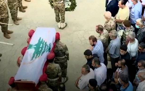 الجيش واهالي بلدتي عين تنتا والنبي عثمان يشيّعون الشهيدين زهوري وطيّ