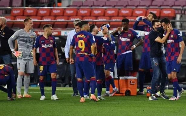 برشلونة عاد الى التدريبات استعداداً لمواجهة نابولي في دوري الأبطال