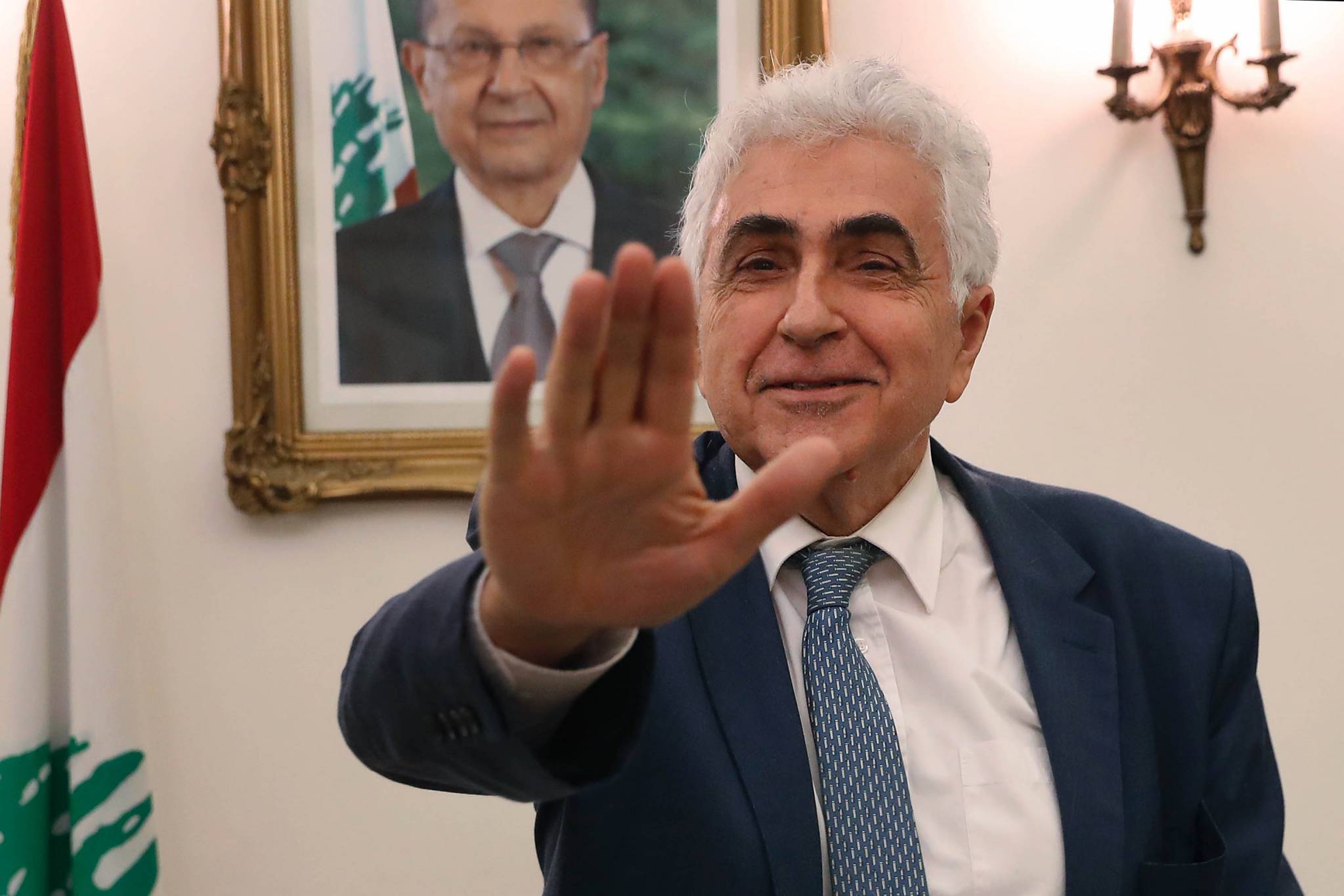 الحكومة مُرتــاحة بغياب الــبديـل... والمعارضة تعتبر الإستقالة إنــذاراً وإدانــة
التغيير بحاجة الـى تسويـة سياسيّة بـغــطـــاء داخـــلـــي وخارجــي